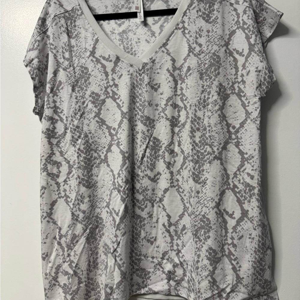 LuLaRoe Gray and White Boxy Short Sleeve Tee